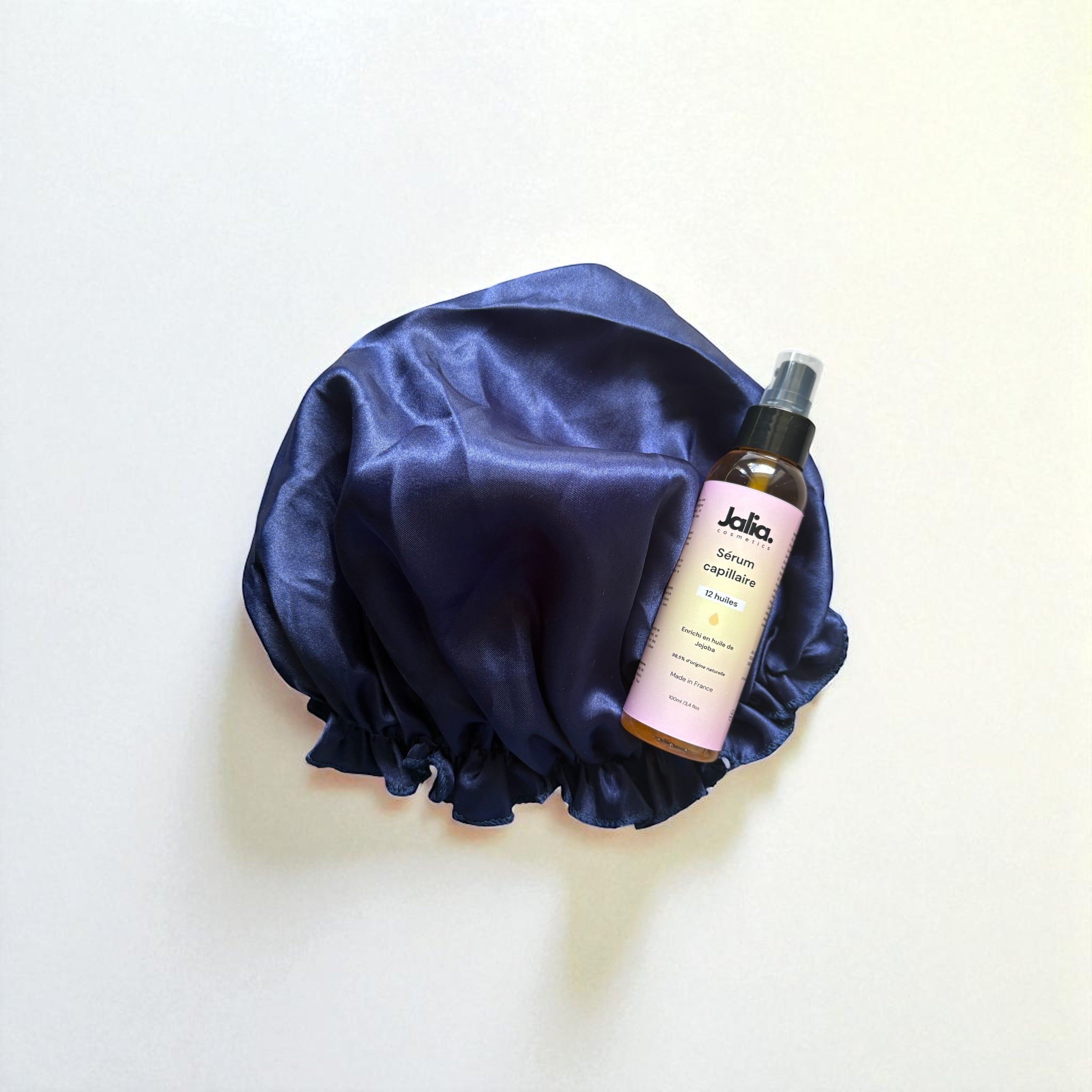Sérum capillaire naturel avec bonnet satin pour protéger et sublimer les cheveux bouclés